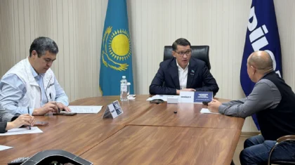 Баспана, еңбек дауы, әлеуметтік қорғау: Құрылтай депутатына бірнеше азамат арызын айтып келді