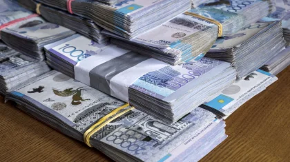 Түркістан тұрғыны үй жөндеп жүріп, шатырдан 5 миллион теңге тауып алды