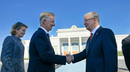 Тоқаев Бельгияның королі мен патшайымын Астана әуежайынан шығарып салды: олар Алматыға жол тартты
