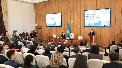 Мәулен Әшімбаев Шымкентте зиялы қауым өкілдерімен кездесті