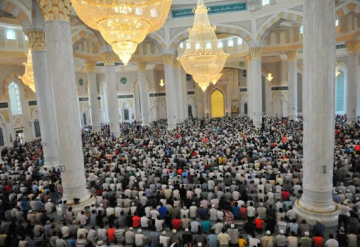 Тэрэвих намазы. Что такое таравих в Рамадан. Мечеть Нур таравих. Таравих тасбих.
