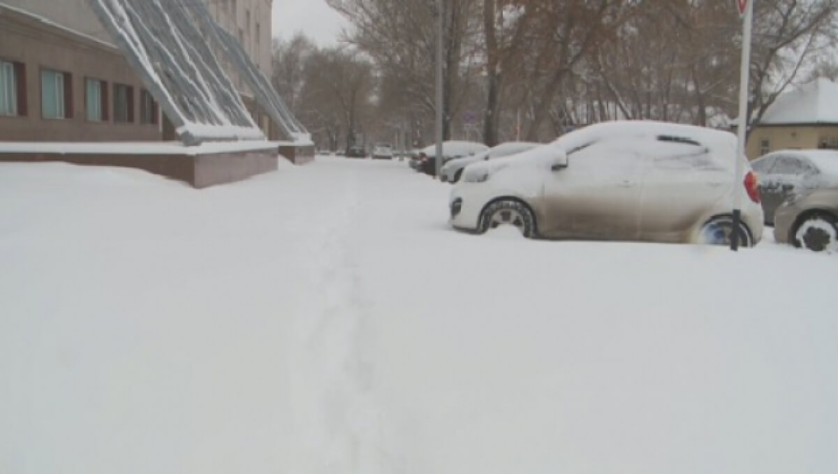 Снег в караганде. Сильные снегопады на камчатке. Сугробы в караганде. Сугробы в караганде. Погода в караганде сегодня.