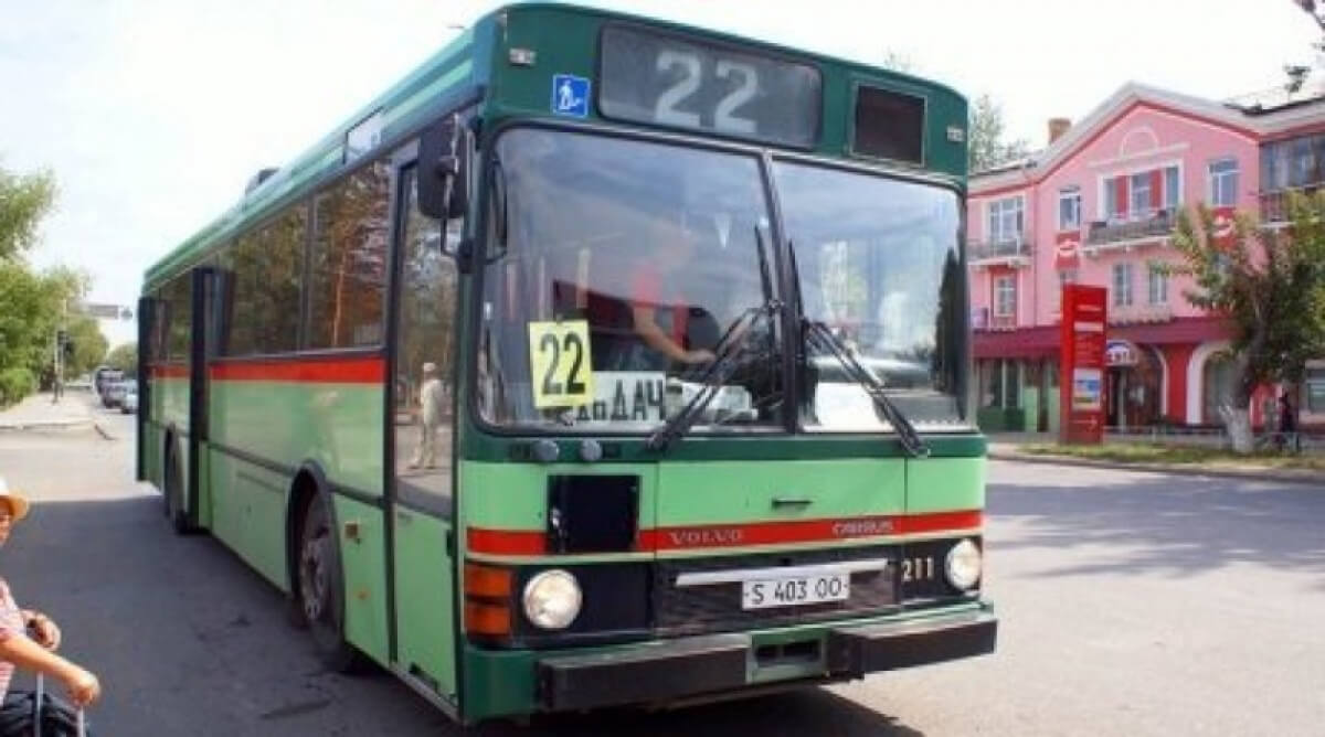 Павлодарда автобуста жұрттың мазасын алған жолаушы жазаланды