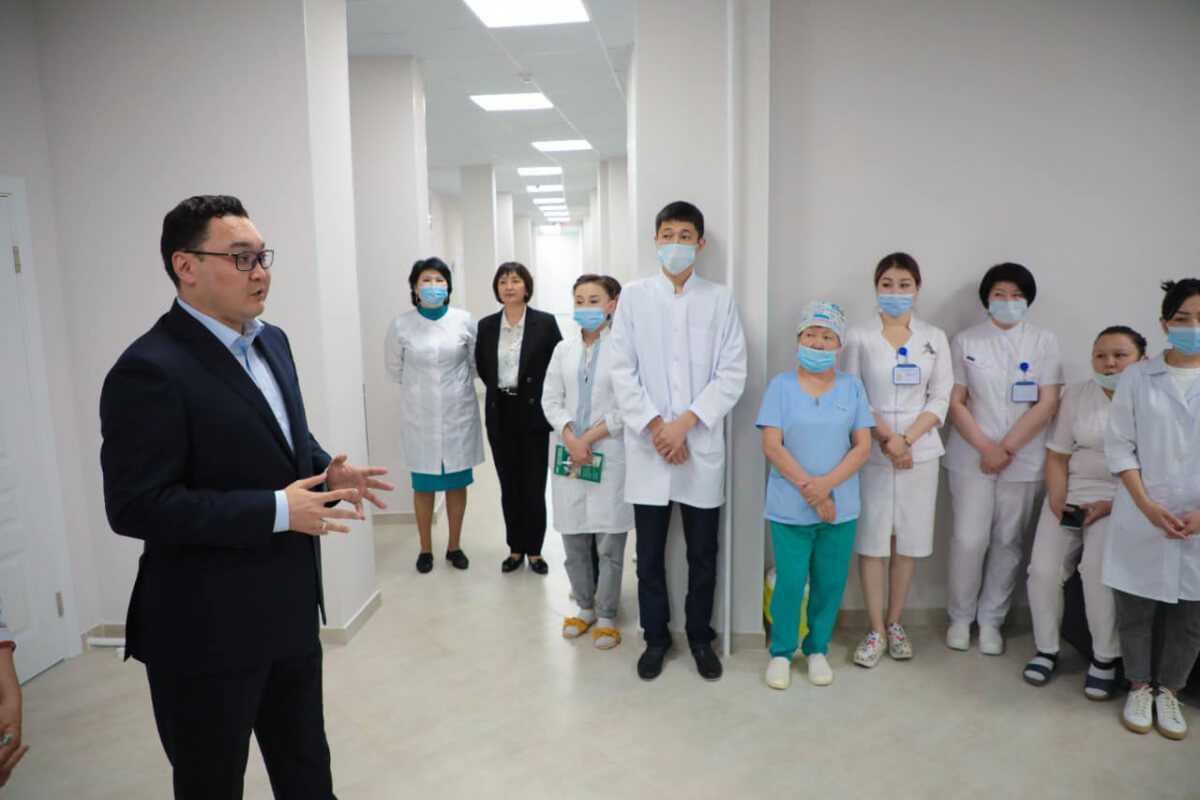 «AMANAT» партиясы дәрігерлерді референдумға белсенді қатысуға шақырды