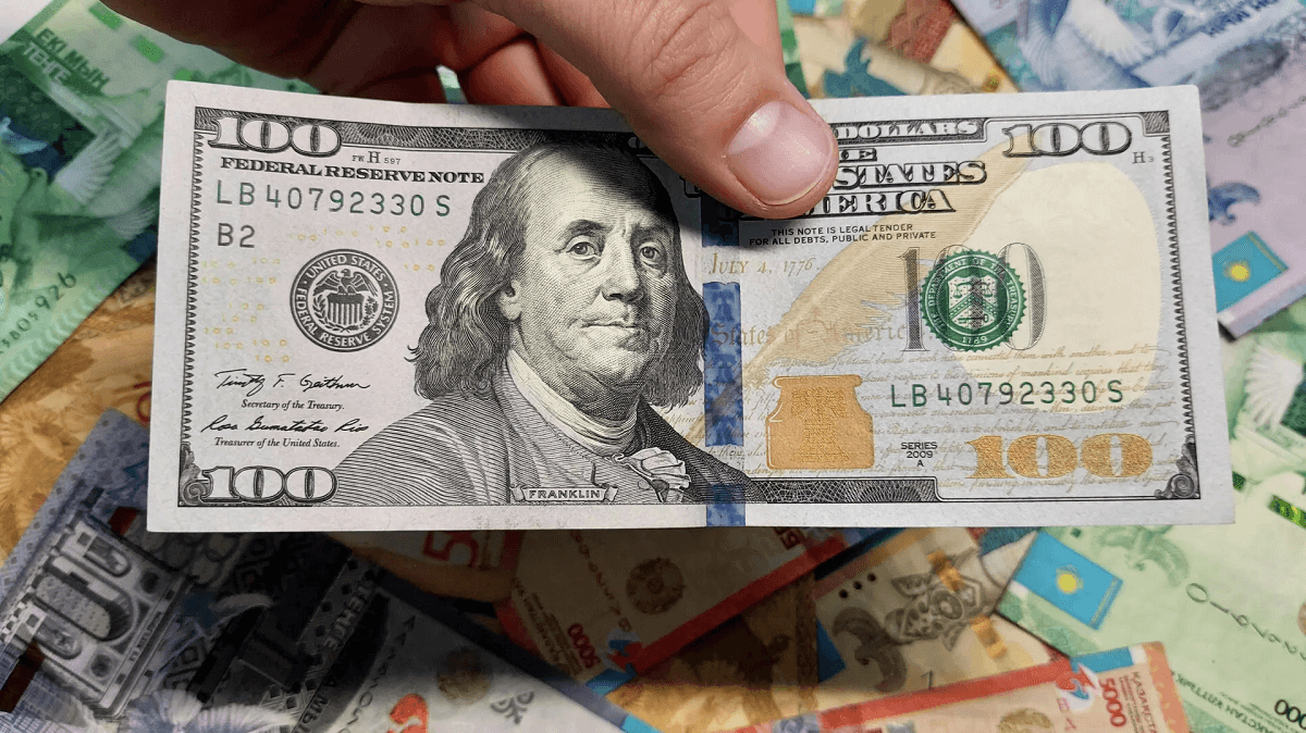 Доллар қайта қымбаттады: 14 ақпандағы валюта бағамы қандай