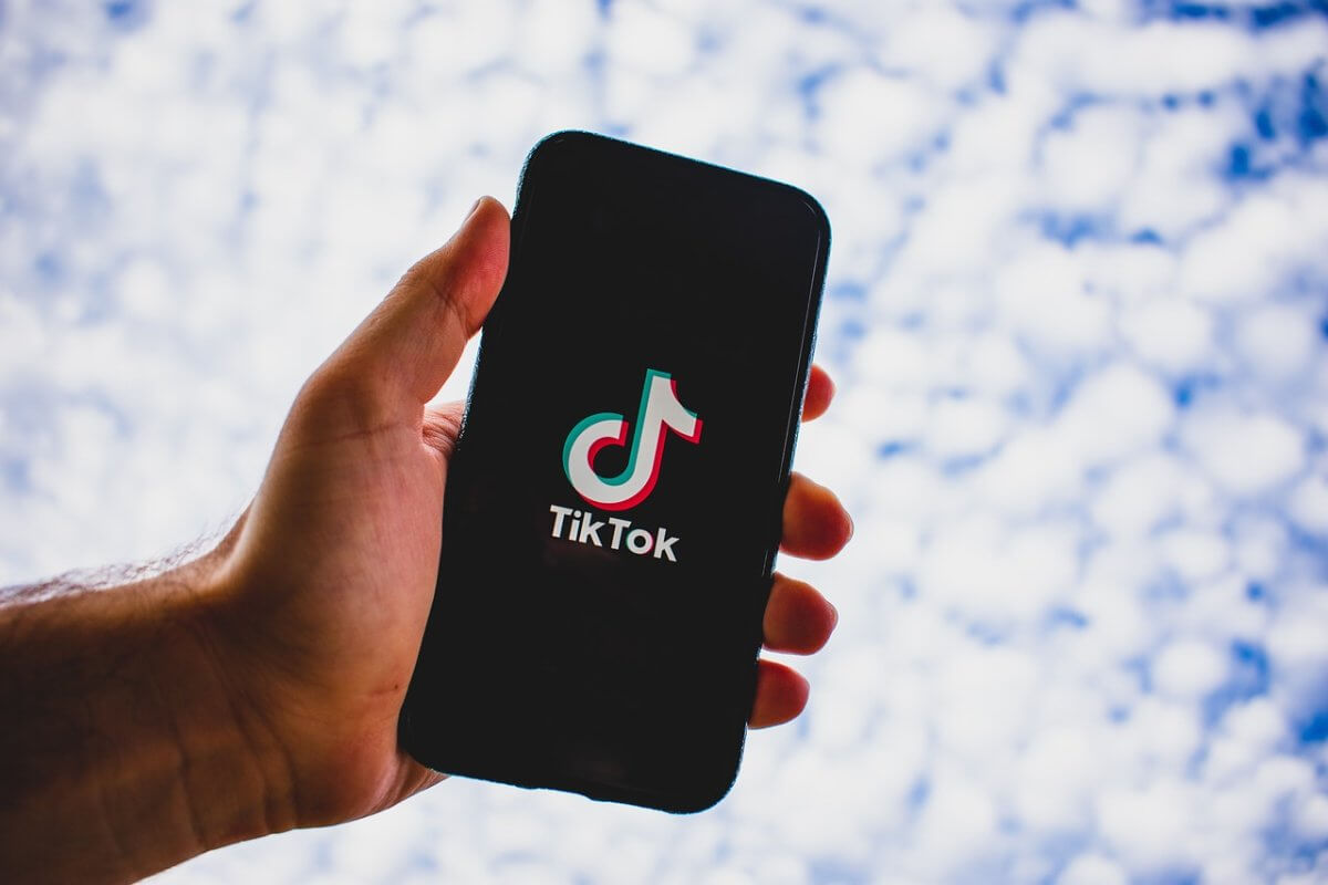 Қазақстанда TikTok-тан балаларға тиесілі 1 миллионнан астам аккаунт өшірілген