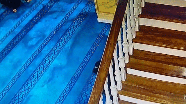 Алматы мешітінде намаз оқып жатқандарды тонап жүрген ер адам ұсталды (ВИДЕО)