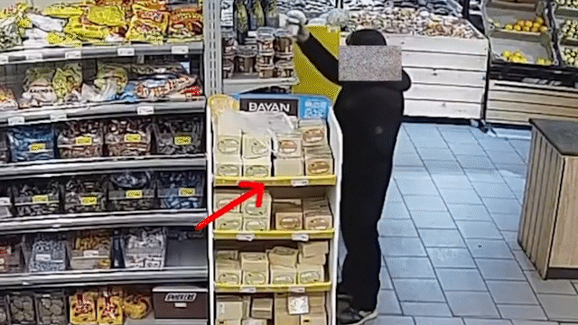 Тәттіге құмар: Өскеменде ер адам дүкеннен 80 қорап «Merci» шоколадын ұрлаған (ВИДЕО)