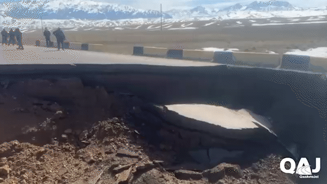 КСРО заманынан қалған: Алматы облысында қар суы жүздеген көлік қатынайтын тасжолды шайып кетті (ВИДЕО)