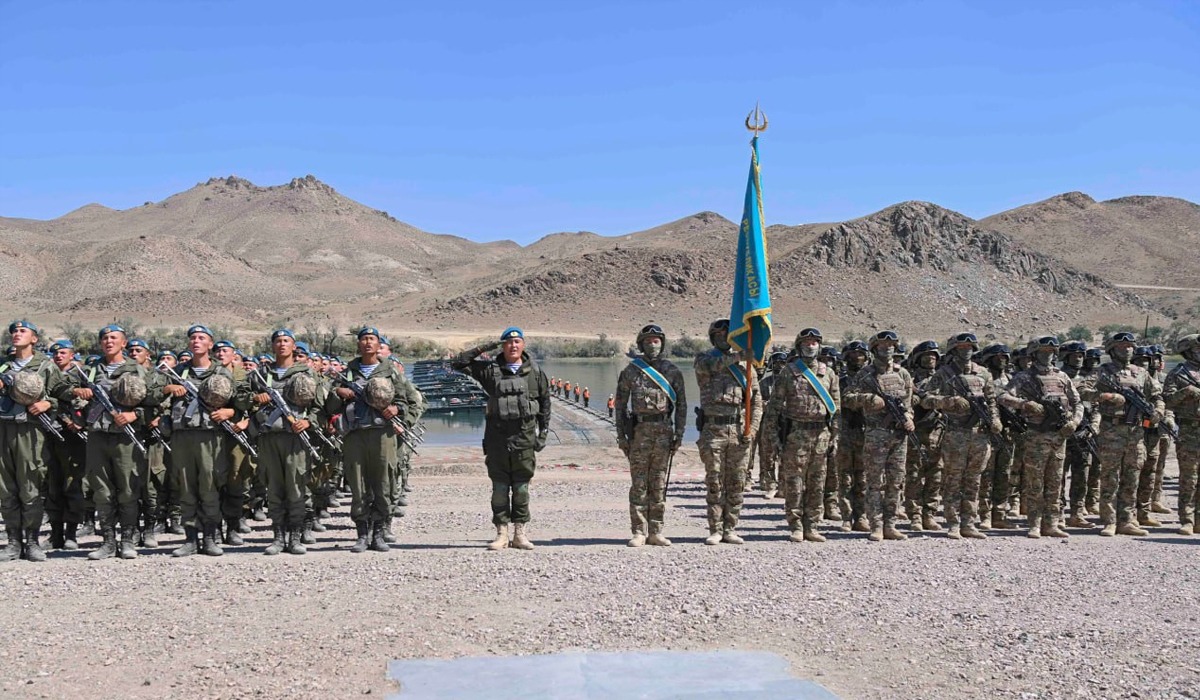 Жалаңаш қыздардың бөкселерінің барлық суреттері