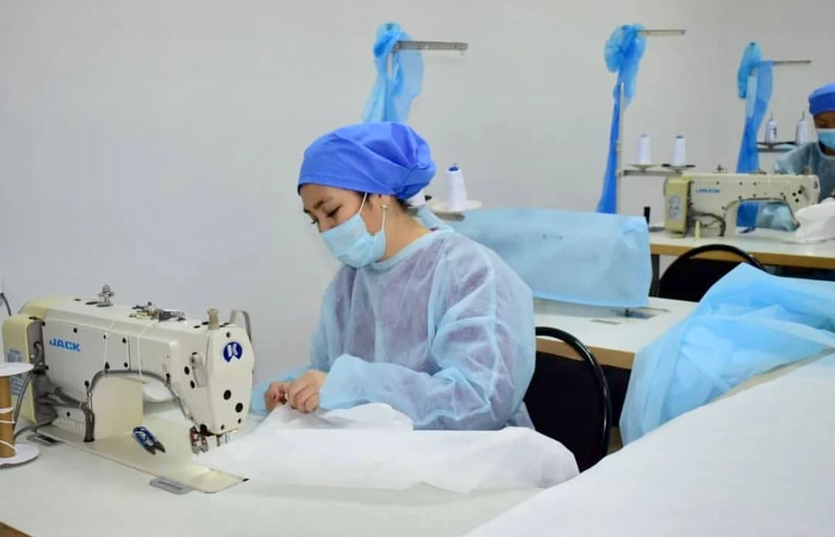 Күміс жалаңаш фото Үйсіз әжелердің порносы