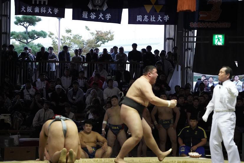 Юбка астындағы есекте Теңізде жеке жыныстық қатынас кезінде ұсталды