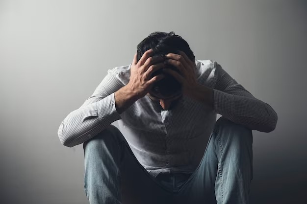 Әдемі жалаңаш адамның фото эрекциясы