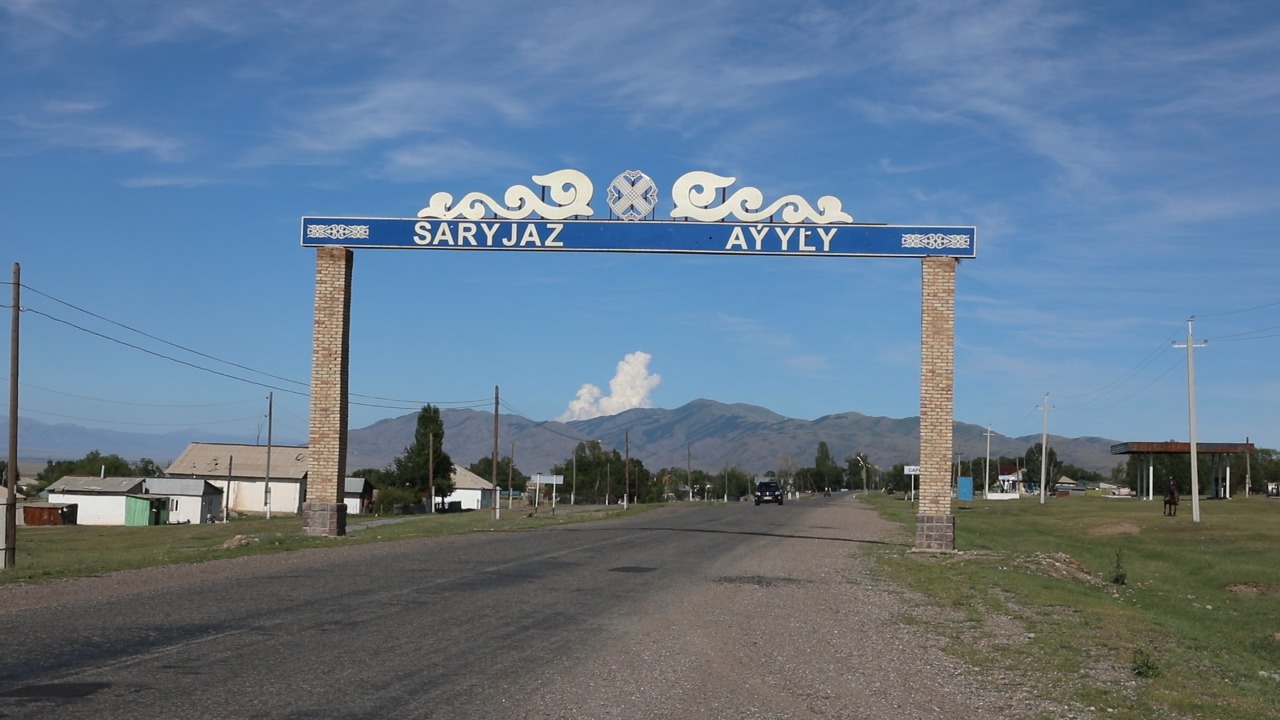 Қыздармен бейнелерді қараңыз